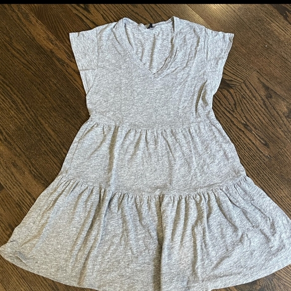 Monrow Ruffle Dress - Picture 3 of 7